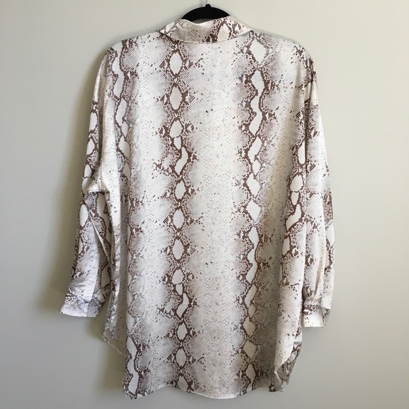 Easel Python Snake Print oversized satin blouse - Picture 5 of 5